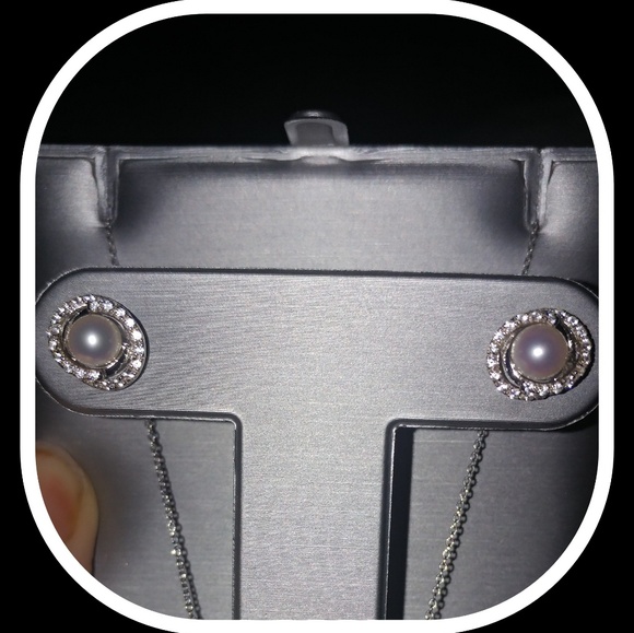 Jewelry - Picture 3 of 4